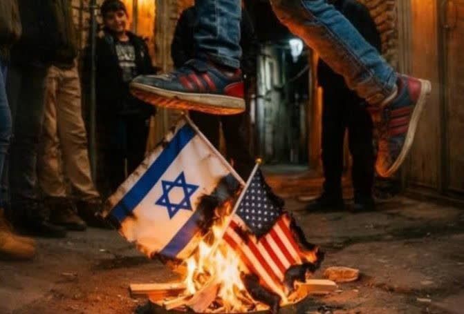 چهارشنبه‌سوری حماسی؛ بدون ترقه، با آتش اتحاد علیه دشمن