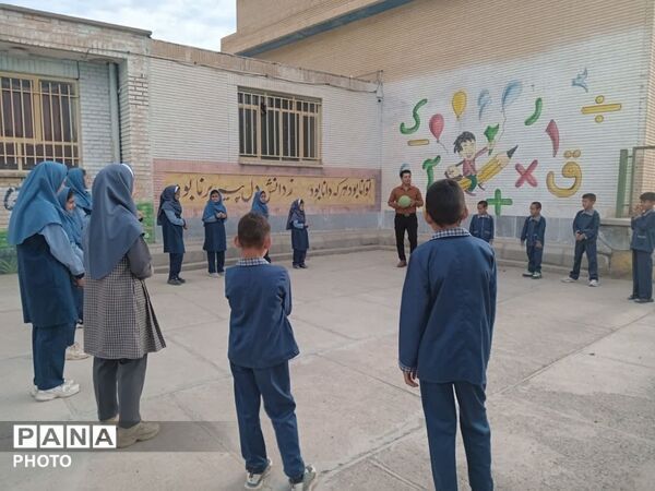  المپیاد ورزشی درون مدرسه ای آموزشگاه آیت الله نوری روستای مرزی سنگدیوار 