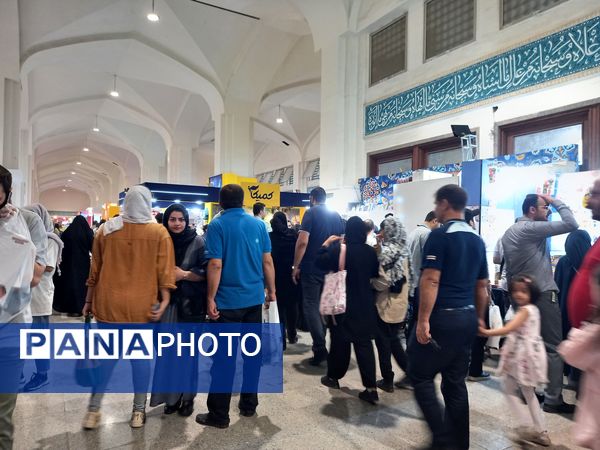 نمایشگاه بوی ماه مهر ویژه بازگشایی مدارس