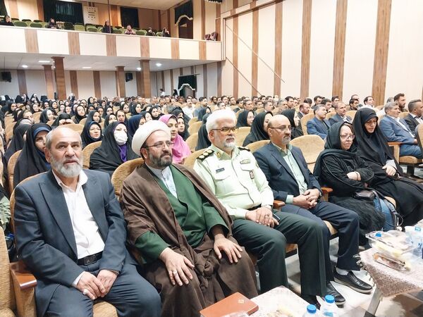 آیین بزرگداشت مقام معلم در شهرستان ابهر با حضور مسئولان استانی و شهرستانی