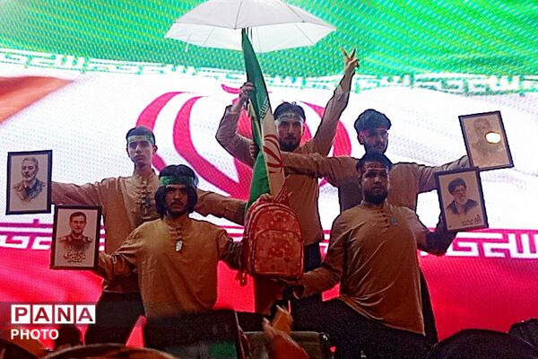 شور و حماسه  مردمی در شهرستان قرچک در شب صد و سوم