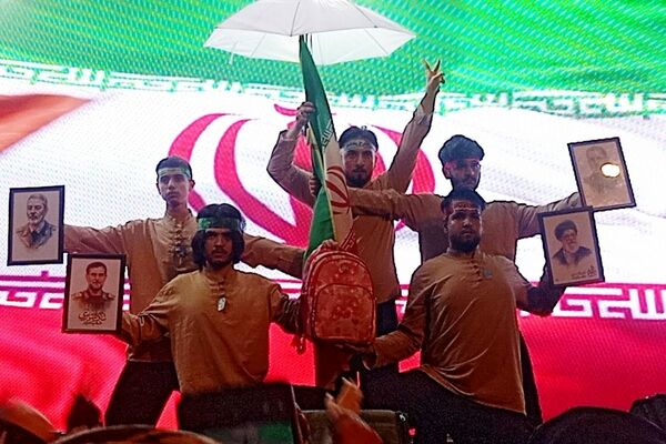 شور و حماسه  مردمی در شهرستان قرچک در شب صد و سوم