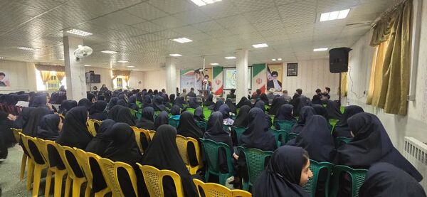 نواخته شدن زنگ استکبارستیزی و گرامیداشت هفته بسیج دانش‌آموزی در دبیرستان شاهد فردوس بافق
