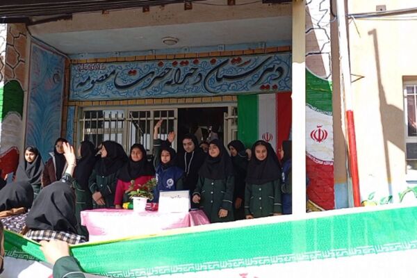 دهه فجر، جشن بصیرت و مقاومت؛ در دبیرستان حضرت معصومه (س) فیروزکوه