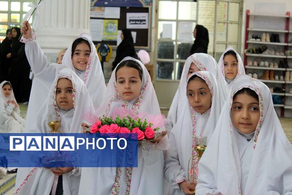 پرواز فرشته‌های آسمانی؛ جشن تکلیف دختران سملقان در مسجد جامع