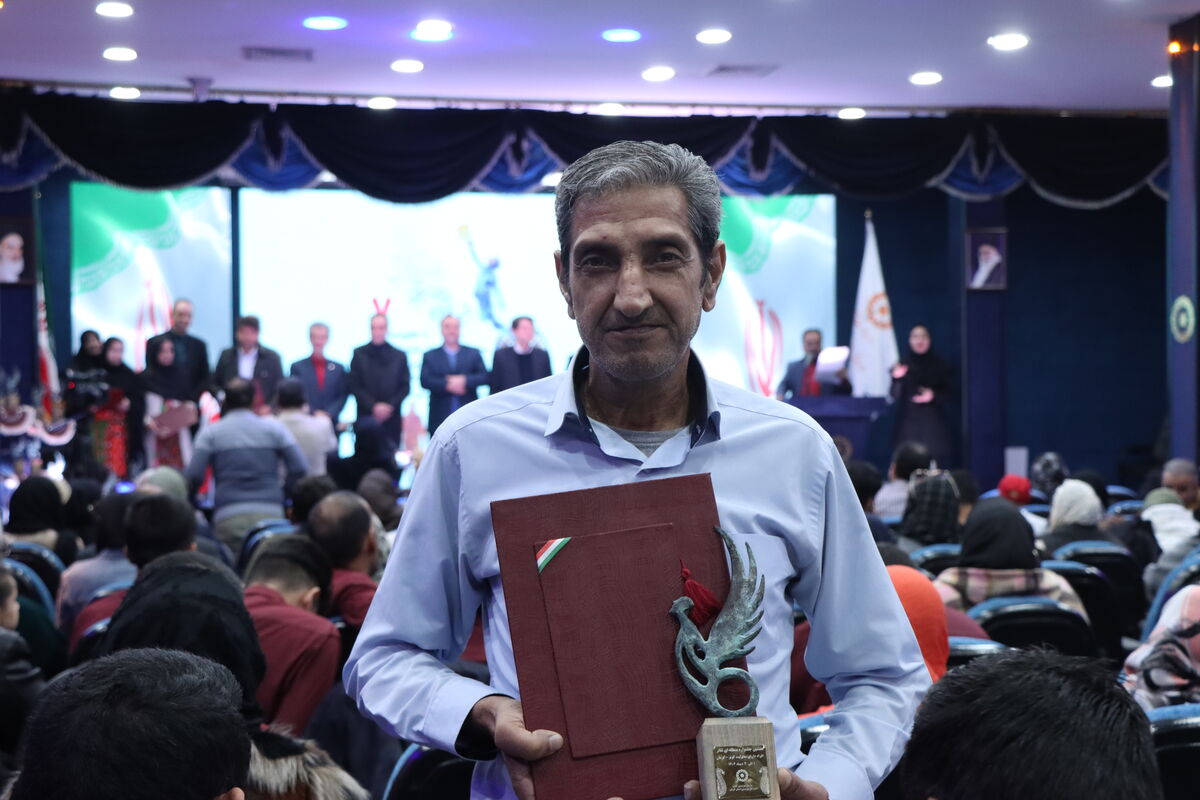 بهرام آزاد: صحنه تئاتر نشان داد معلولیت مانع آفرینش هنری نمی‌شود