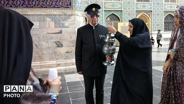 دعای پرفیض عرفه در حرم مطهر امام رضا (ع)
