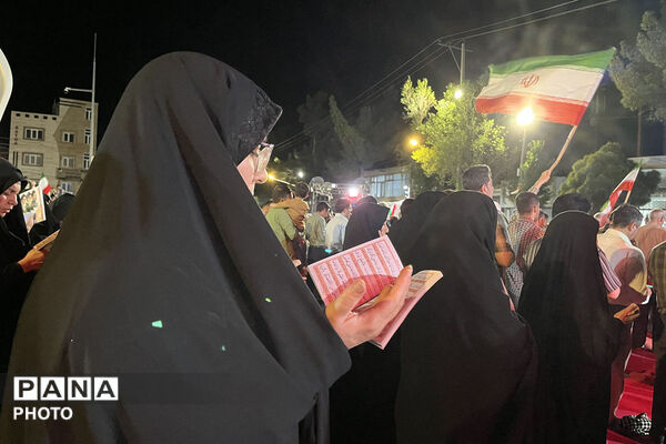 اقامه نماز استغاثه به امام زمان (ع) در میدان امام خمینی (ره )جاجرم