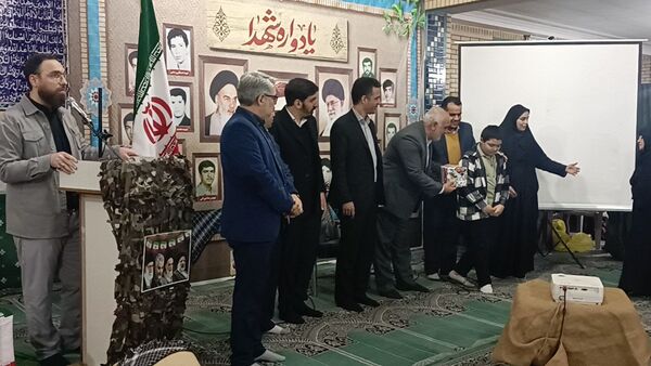 برگزاری مراسم افطار و یادمان شهدا با حضور مدیر آموزش و پرورش در مدرسه شهید مرتضوی  شهرستان قدس