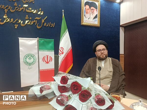 نشست صمیمی خبرنگاران پانا با مدیرکل آموزش و پرورش قم