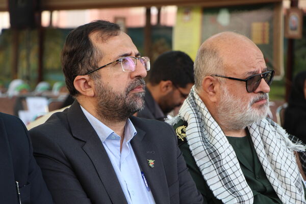 برگزاری یادواره شهدای منا و جنگ ۱۲ روزه در مدرسه شاهد نیک اندیشان