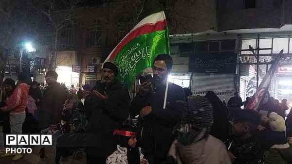 نیشابوری ها قرآن ها را به سر گرفتند-۱ 