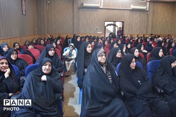 پایان دوره آموزشی آشنایی با وظایف سازمانی نیروهای سرایدار و خدمتگزار تبادکان