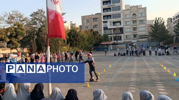 المپیاد ورزشی دانش‌آموزان در مدرسه پنجم مهر