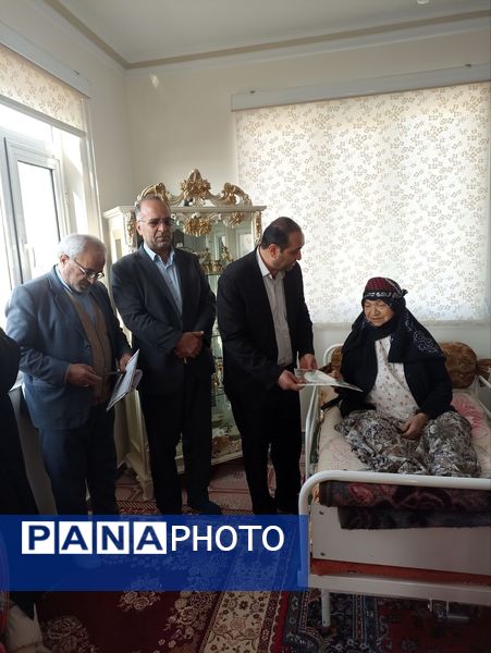 تجلیل پیشتازان از مادران شهدا به‌مناسبت هفته قرآن، عترت و نماز در خداآفرین