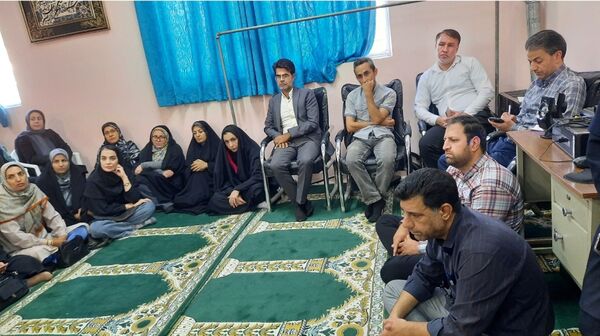  جلسه انجمن اولیا و مربیان در دبیرستان فرهنگیان ناحیه ۷مشهد 