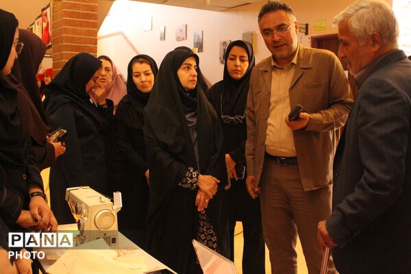 آثار هنرجویان هنرستان‌های ناحیه یک همدان به نمایش درآمد