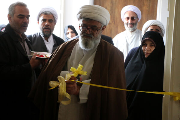 برپایی نمایشگاه عفاف و حجاب در هنرستان ایمان قم