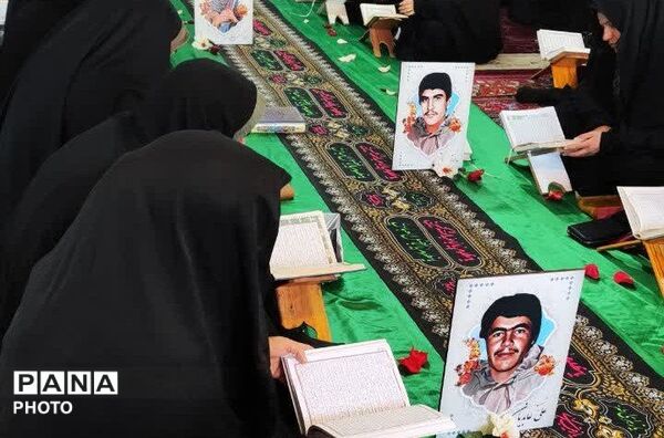 محفل قرآنی بانوان دستجرد به یاد شهدای جنگ رمضان