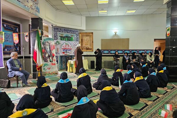 همایش «یاوران انقلاب؛ پیشتازان مقاومت» در دبیرستان دخترانه شهیدوجدانی پاک چهاردانگه 