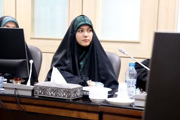 نشست خبری دختران میدان ۱۴ صفر ۳ با رئیس ستاد انتخابات شهرستان مشهد
