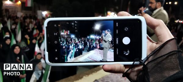 مردم پای کار ایران