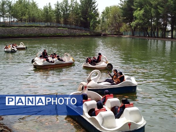 اردوی تفریحی تشویقی دانش‌آموزان دبیرستان زنده یاد رقیه مظفری‌نیا 