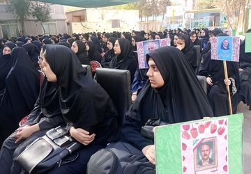 مراسم آغازین سال تحصیلی همزمان با هفته دفاع مقدس در دبیرستان شاهد ندای فاطمه (س) ناحیه دو شهرری 