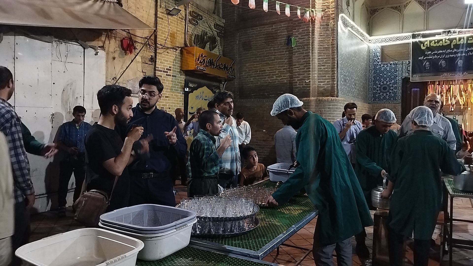چایخانه فاطمه الزهرا در هشتاد و نهمین شب از اجتماعات مردمی 