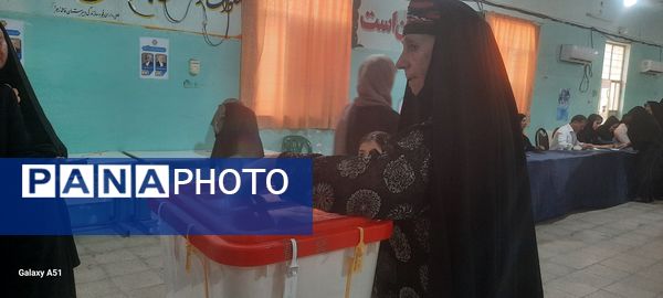 حضور گسترده مردم شهرستان دهلران در دور دوم انتخابات‌ ریاست‌جمهوری