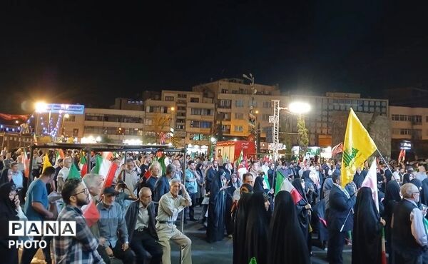 میدان انقلاب، میعادگاه خروش ملت در فریاد «الله‌اکبر» و طنین «مرگ بر آمریکا» و «مرگ بر اسرائیل»