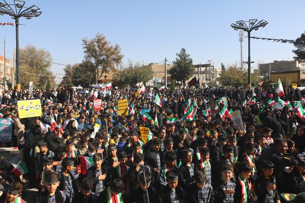 فریاد استکبار ستیزی از ورامین طنین انداز شد