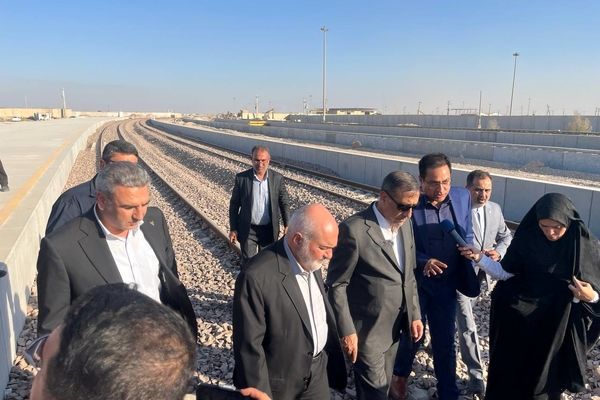 بازدید معاون اجرایی رئیس‌جمهور از پایانه مرزی ریلی شلمچه