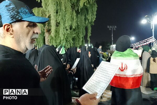 برپایی نماز استغاثه به امام زمان (عج) در میدان نماز شهرری 