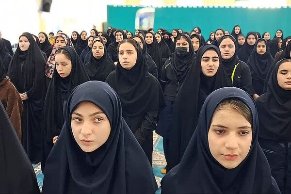 برگزاری طرح «سلام محله» با اجرای سرود دانش‌آموزی و میز خدمت بهزیستی در مصلی امام خمینی(ره) باشت