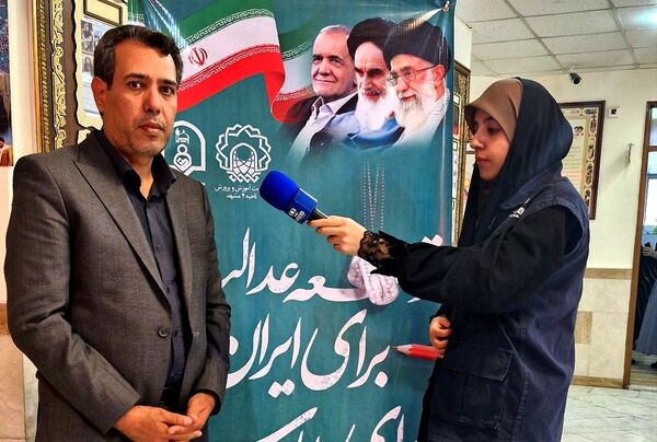 جشن شکوفه ها در دبستان شهید رضا نایب ناحیه۴ مشهد