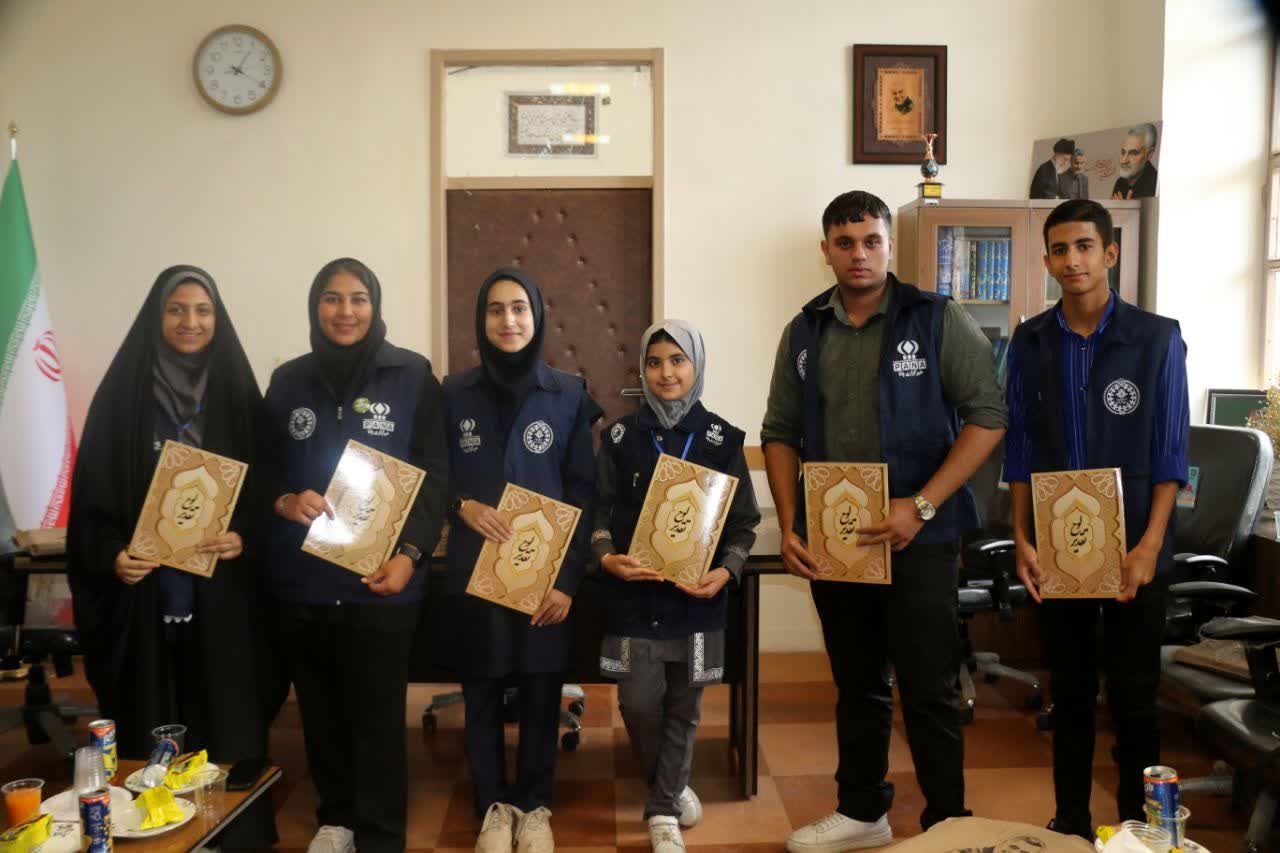 تجلیل از دانش‌آموز خبرنگاران پانا