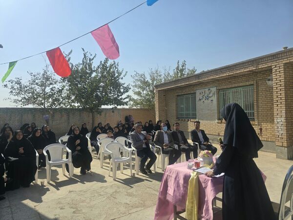گرامیداشت هفته بهداشت و روان در دبیرستان مرحوم میری خلیل آباد 