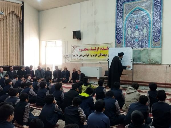 کاشان، مقصد اولین سفر شهرستانی مدیرکل آموزش و پرورش استان اصفهان