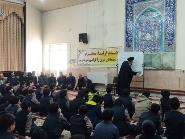 کاشان، مقصد اولین سفر شهرستانی مدیرکل آموزش و پرورش استان اصفهان