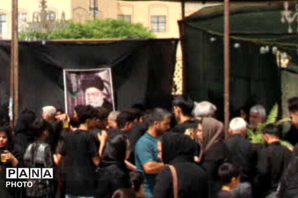 پذیرایی از عزاداران اباعبدالله در زیارتگاه شهید مدرس 