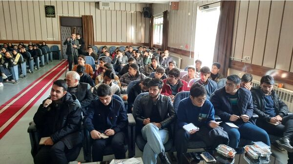 اولین نشست روسای تشکل‌های دانش‌آموزی مدارس سمپاد استان در دبیرستان فرزانگان ۲دوره دوم ناحیه۷ مشهد 