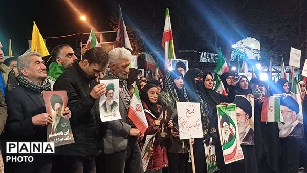 حضور گسترده مردم شهرستان کوهدشت در مراسم چهل و سومین شب شهادت رهبر معظم انقلاب 