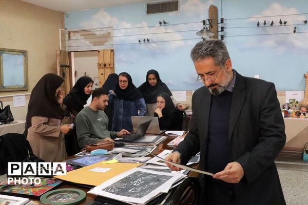 داوری مرحله منطقه‌ای چهل‌وچهارمین جشنواره فرهنگی هنری فردا در اسلامشهر 