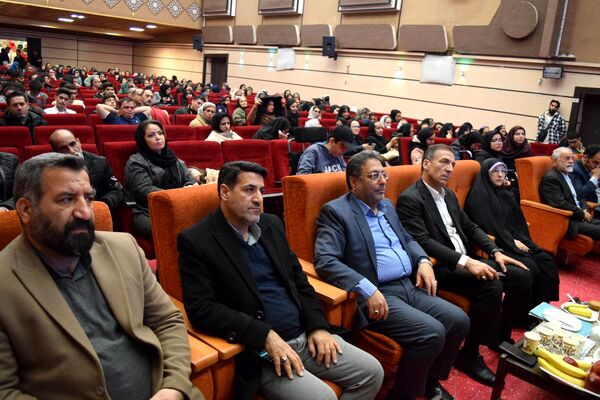  ضیافتی از افتخار و تجلیل برای قهرمانان دانش‌آموز