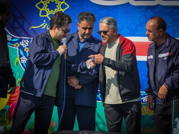 همایش پیاده‌روی خانوادگی در محمدشهر کرج 