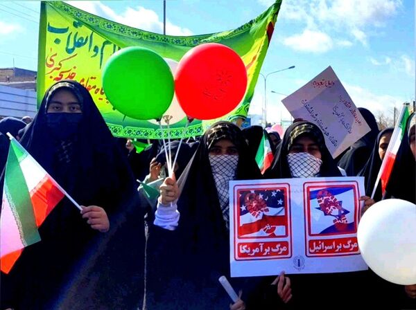 جشن باشکوه بهمن؛ حضور پرشور مردم و ثبت لحظات ماندگار