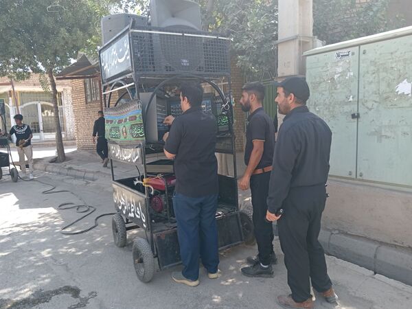 هیئت زنجیرزنی در روستای فیض آباد در صبح عاشورای حسینی 