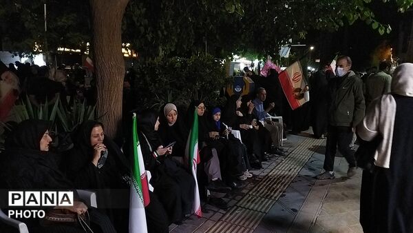 گذری بر چایخانه حوزه علمیه گلشن در هشتاد و پنجمین شب از اجتماعات مردمی نیشابور 