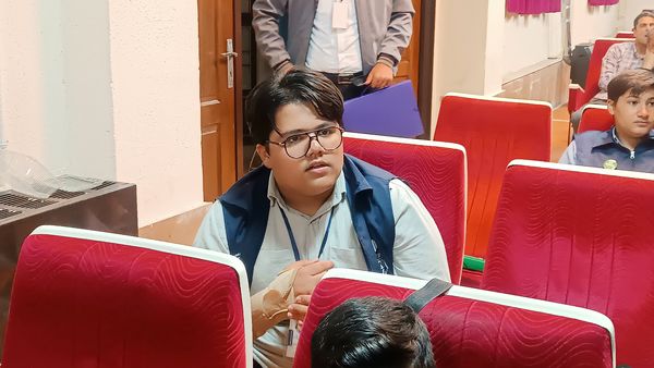 پخش و نقد فیلم در اردوگاه شهید باهنر تهران در اردوی ملی پسران مسئله محور پانا